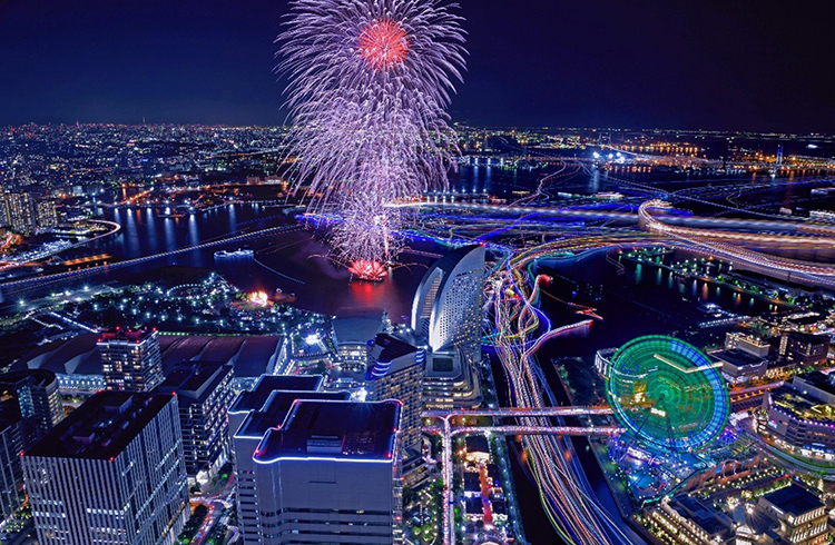 【6月2日開港祭限定】19階から眺める花火大会&夜景を満喫！鑑賞席と特別ディナーコース＋乾杯スパークリングワイン付き