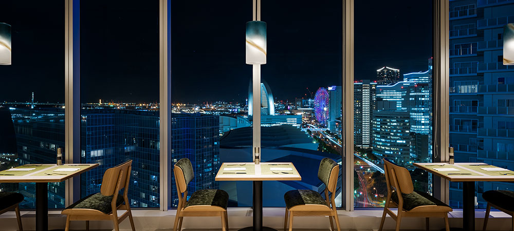 夜景とともに祝う、みなとみらいのアニバーサリーディナー