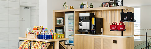 テイクアウトショップ「＆To Go」